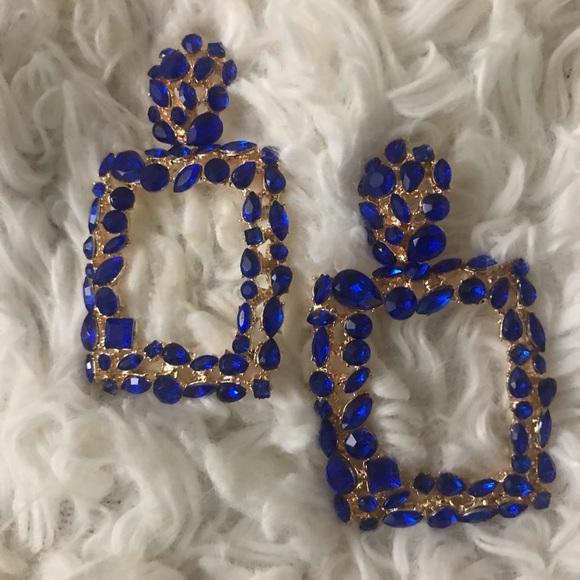 Unbranded Jewelry - Elegant Blue Diamond Earrings